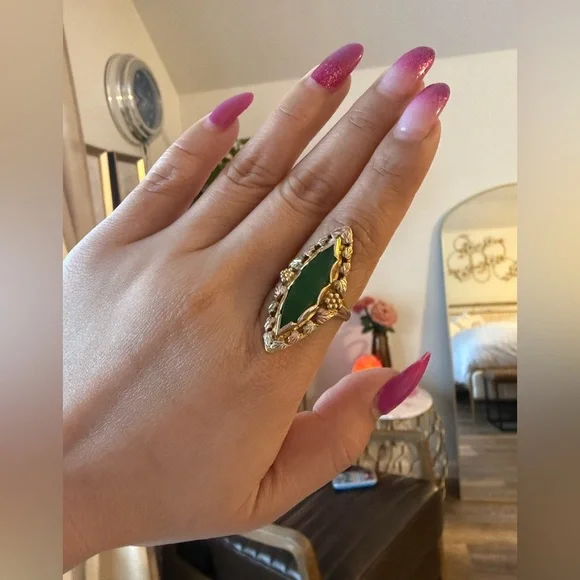 10k jade ring - Picture 2 of 5